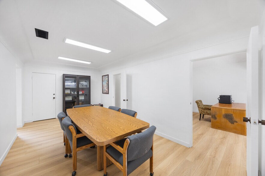 More Photos Of 14128 Paramount Blvd, Paramount Warehouse For Sale