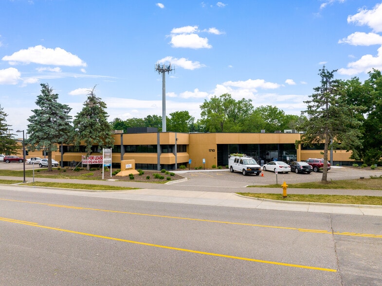 More Photos Of 1710 Douglas Dr N, Golden Valley Flex For Sale