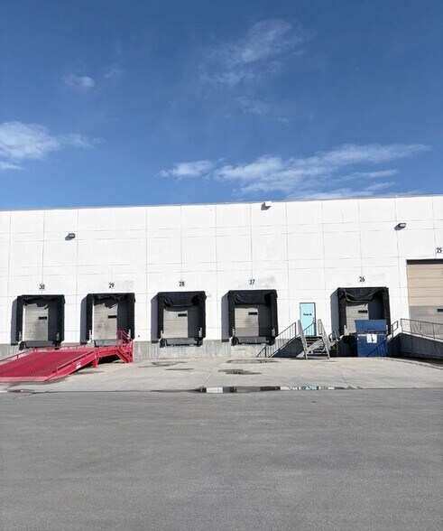 More Photos Of 11404-11540 184th St NW, Edmonton Warehouse For Lease