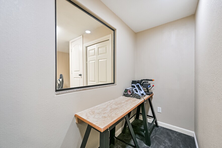 More Photos Of 2466 W Highway 6, Alvin Office Residential For Sale