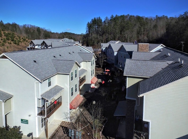 More Photos Of 849 Glades Rd, Gatlinburg Specialty For Sale