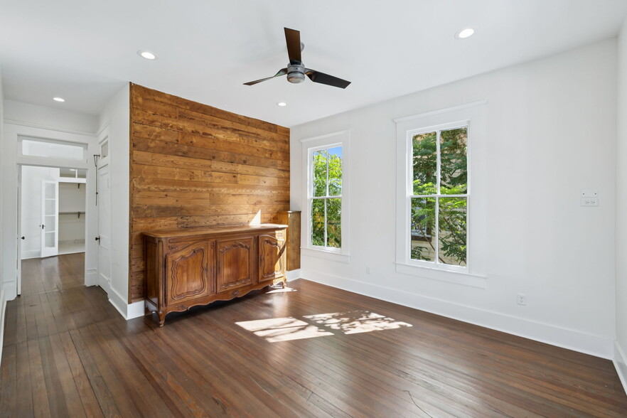 More Photos Of 321 E Dewey Pl, San Antonio Office For Sale