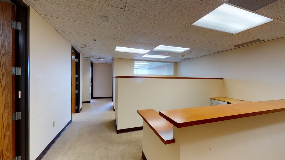More Photos Of 16133 Ventura Blvd, Encino Office For Lease
