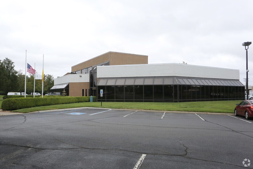 More Photos Of 225 Raritan Center Pky, Edison Unknown For Lease
