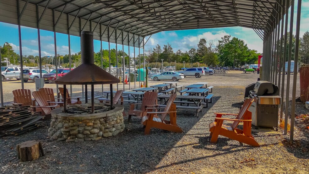 More Photos Of 501 Bartlett Ave, Tuckerton Marina For Sale