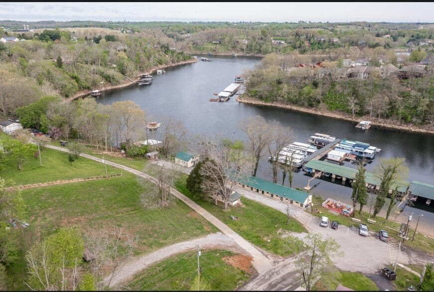 More Photos Of 940 Normans Camp Rd, Harrodsburg Marina For Sale