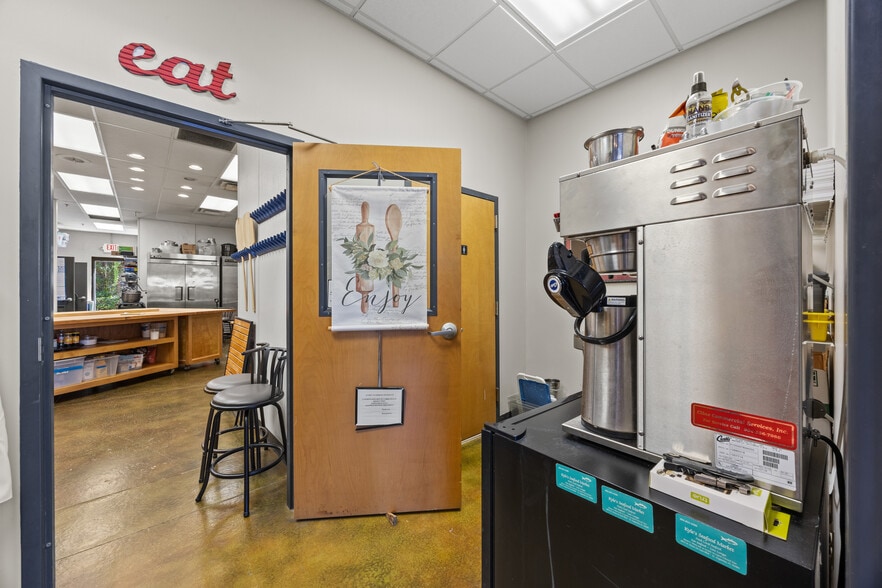 More Photos Of 145 Hilden Rd, Ponte Vedra Storefront For Sale