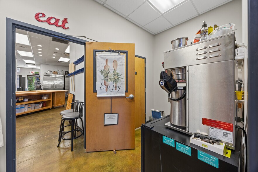 More Photos Of 145 Hilden Rd, Ponte Vedra Storefront For Sale