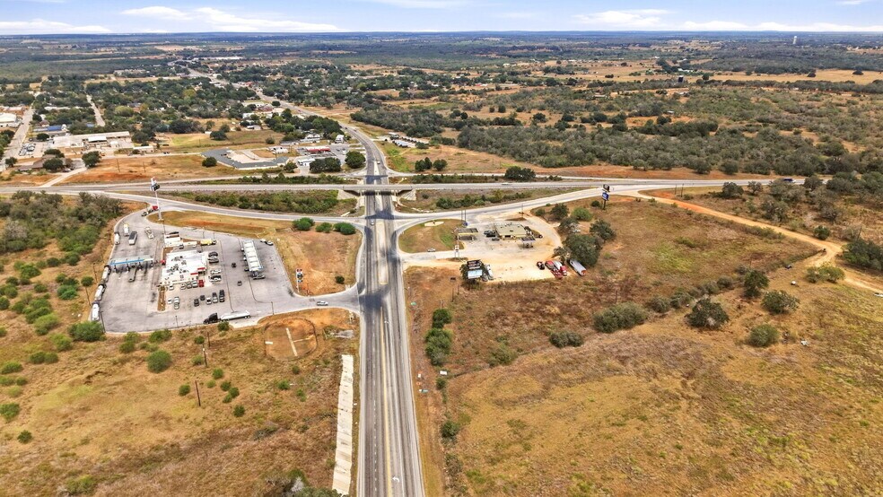 More Photos Of 1000 State Highway 123 S, Stockdale Service Station For Sale