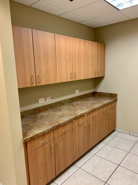 More Photos Of 2080 E Flamingo Rd, Las Vegas Unknown For Lease