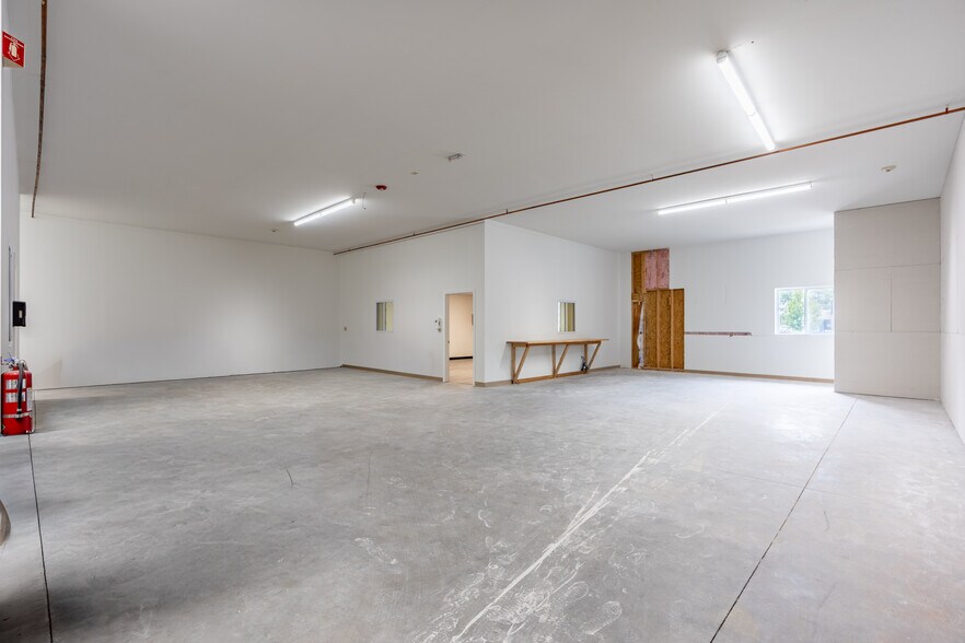 More Photos Of 430 Chapel Hill Rd, Oakdale Freestanding For Lease