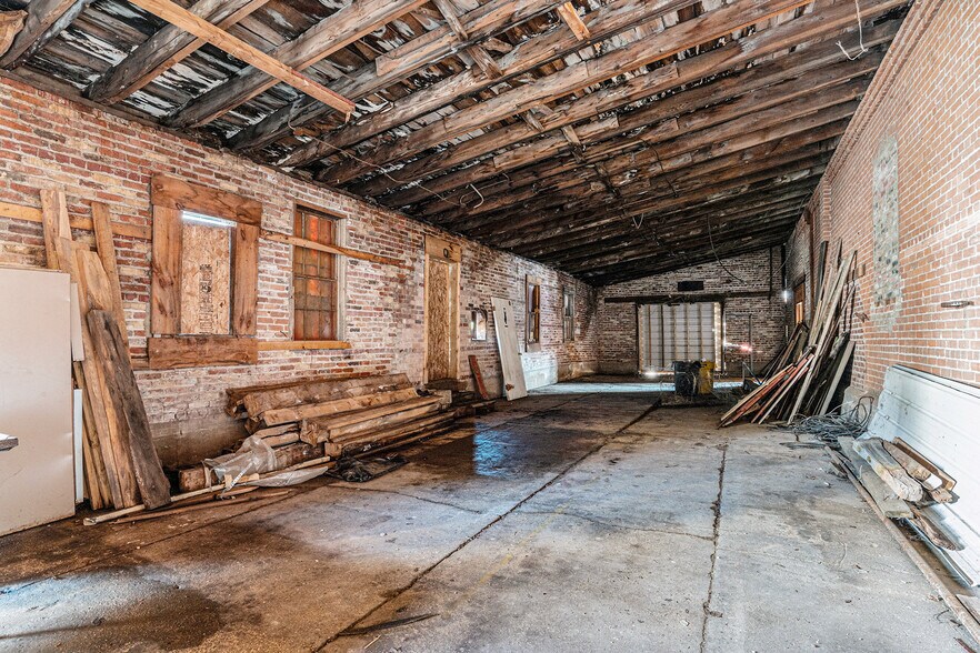 More Photos Of 226 Baldwin St, Big Rapids Light Distribution For Sale