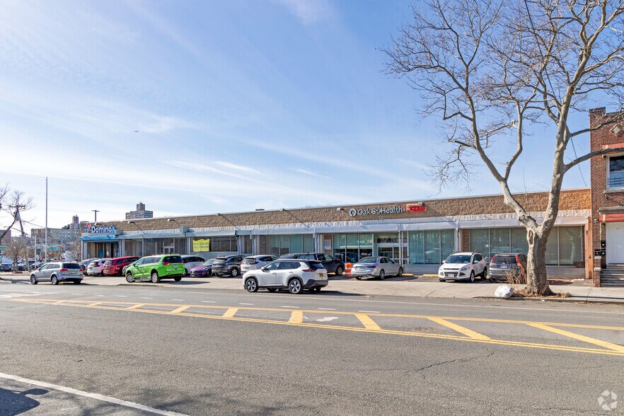 More Photos Of 2721 Bronxwood Ave, Bronx Unknown For Lease