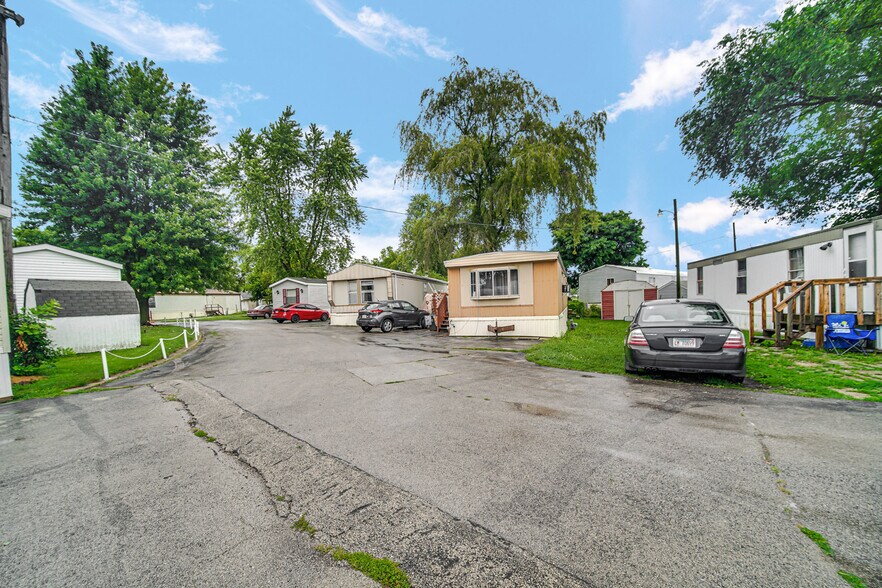 More Photos Of 10557 N State Route 50, Manteno Trailer Camper Park For Sale