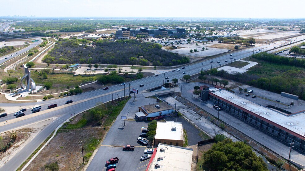 More Photos Of 6515 W Military Dr, San Antonio Freestanding For Sale