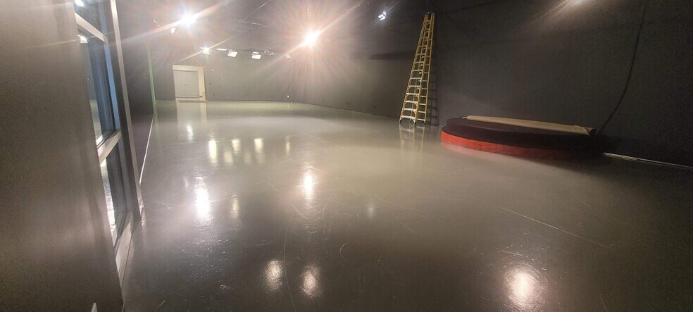 More Photos Of 116 County Line Rd W, Westerville Loft Creative Space For Lease