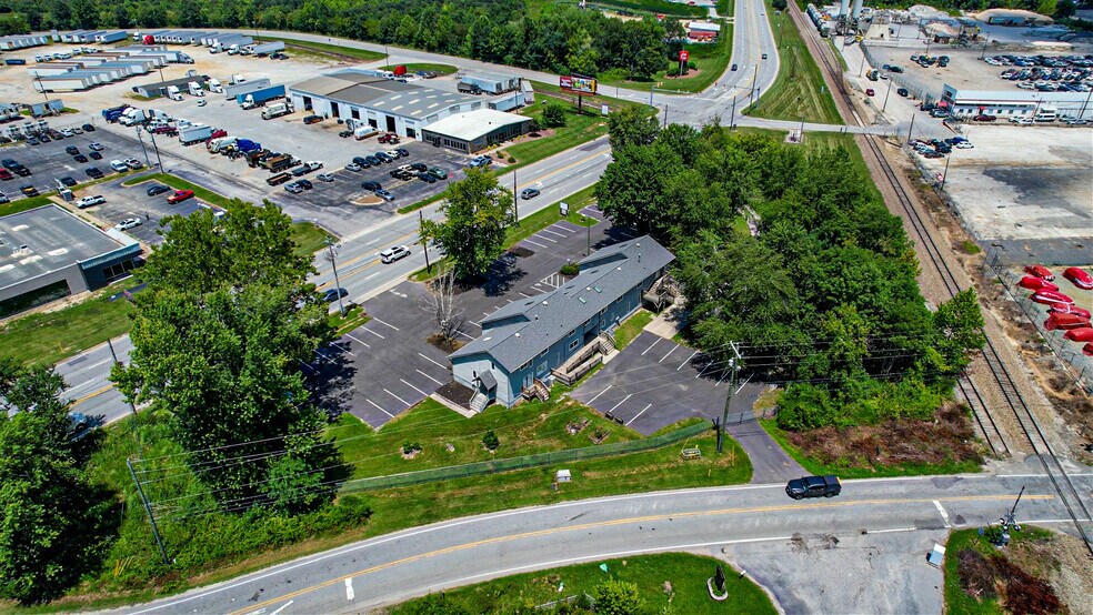 More Photos Of 5030 Hendersonville Rd, Fletcher Office For Sale