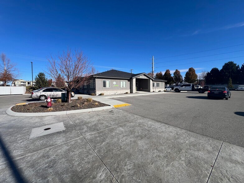 More Photos Of 1664 S Woodsage Ave, Meridian Office For Lease