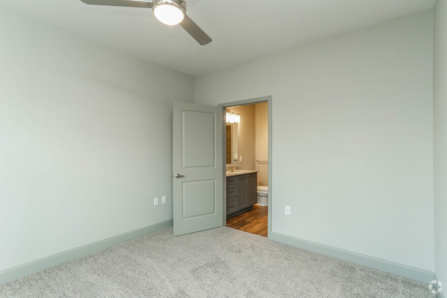 More Photos Of 14340 Wallisville Rd, Houston Apartments For Sale