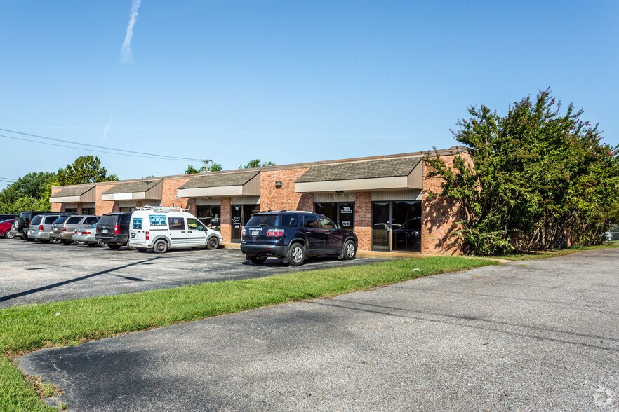 More Photos Of 1926 First Commercial Dr N, Southaven Office For Sale