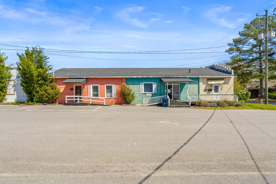 More Photos Of 129 Lee Ave, Hampton Flex For Lease