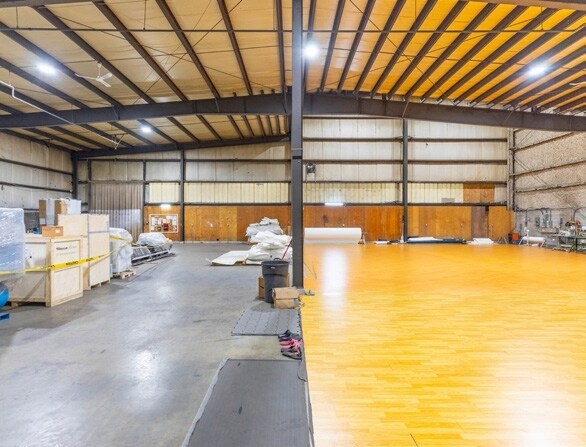 More Photos Of 7388 Hume Ave, Delta Manufacturing For Lease