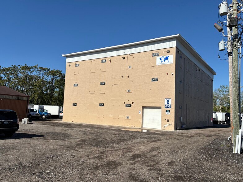 Primary Photo Of 2826 Barnes Ave, Indianapolis Warehouse For Lease