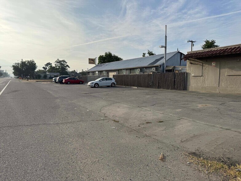 More Photos Of 24769 5th St, San Bernardino Office For Sale