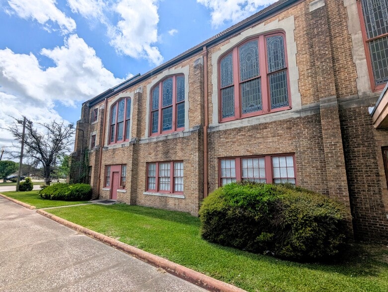 More Photos Of 1180 Washington Blvd, Beaumont Religious Facility For Sale