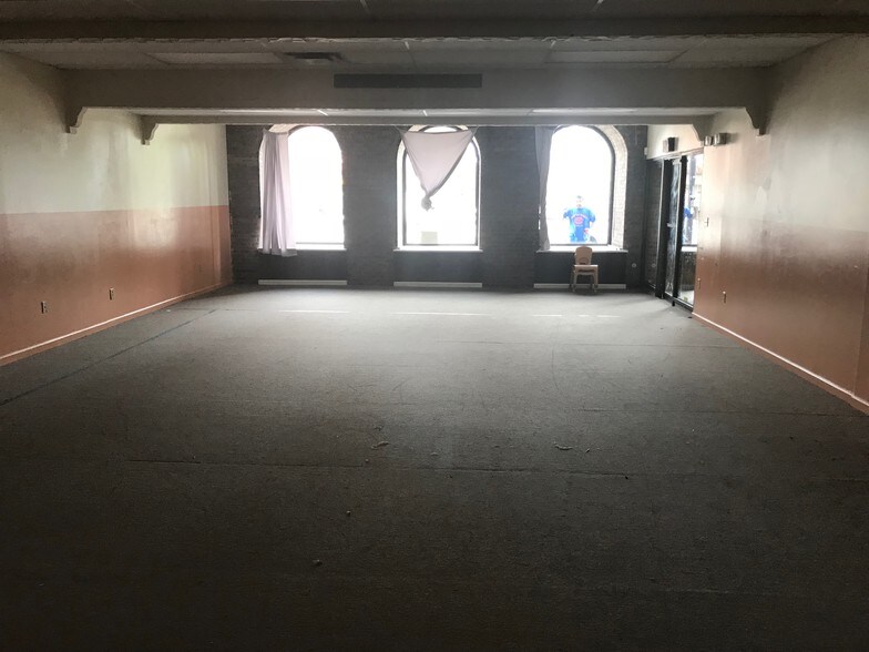 More Photos Of 466 N Salina St, Syracuse Apartments For Lease