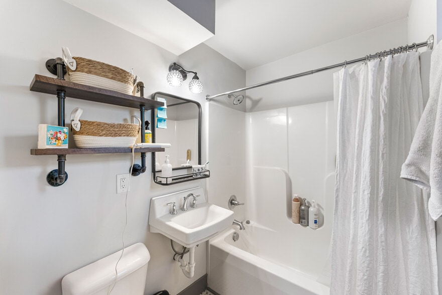 More Photos Of 1415 Highland Ave, Knoxville Multifamily For Sale