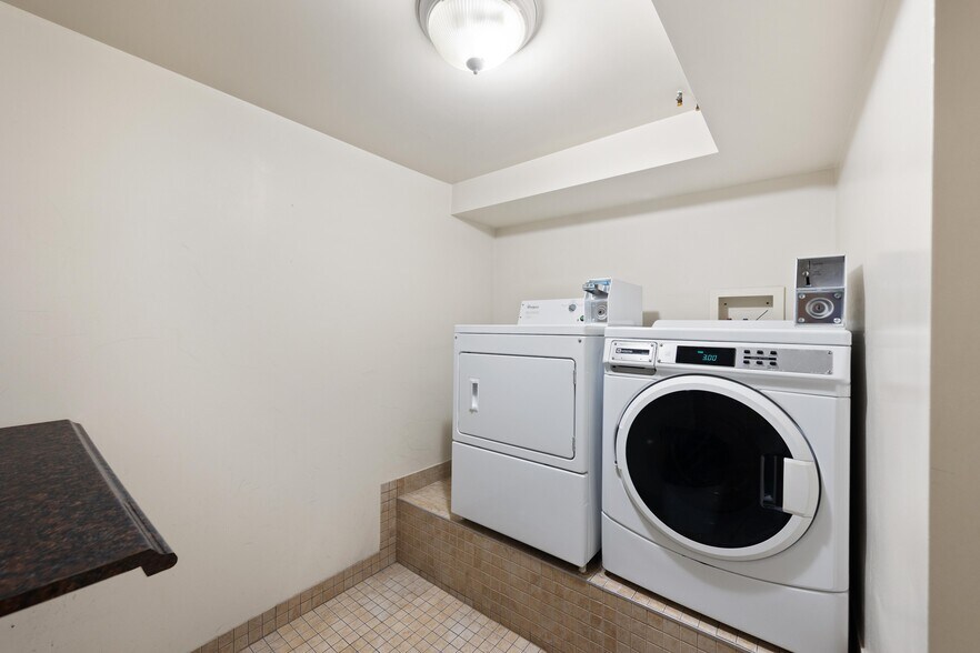 More Photos Of 447 W 47th St, New York Apartments For Sale