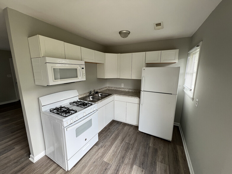 More Photos Of 904 Lowdermilk St, Greensboro Apartments For Sale