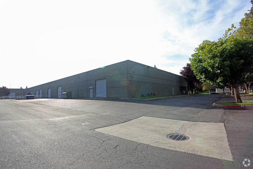 More Photos Of 917-945 N Market Blvd, Sacramento Unknown For Lease