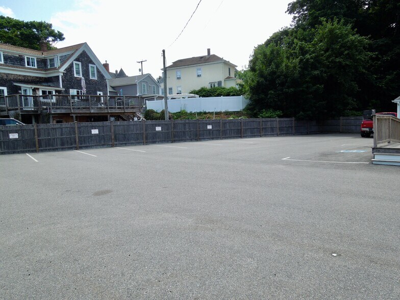 More Photos Of 32 Samoset St, Plymouth Storefront Retail Office For Lease