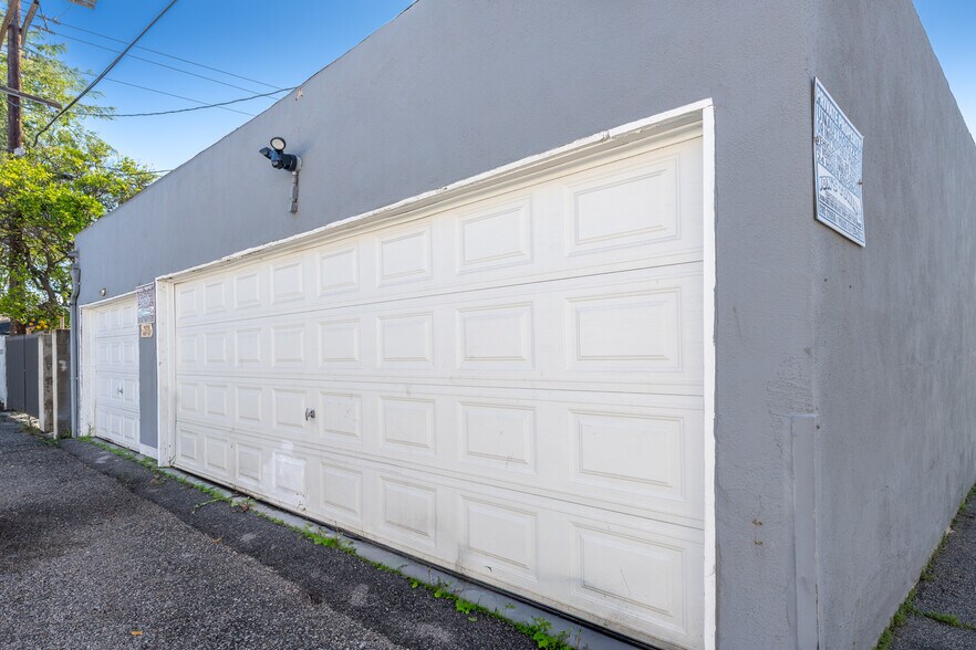 More Photos Of 5660 Kester Ave, Van Nuys Apartments For Sale