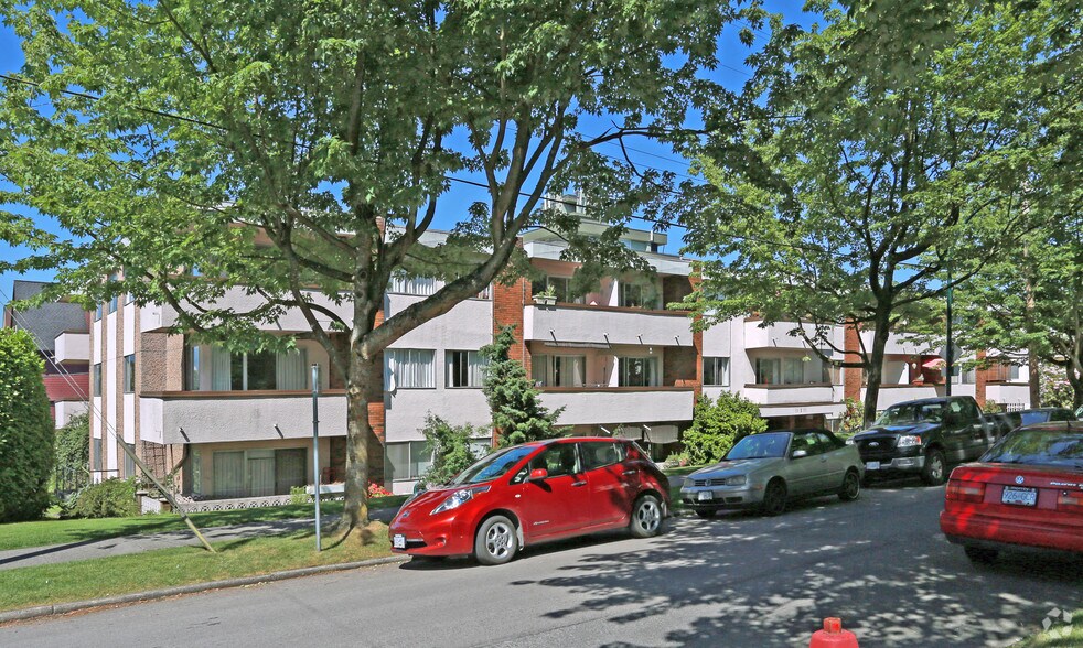 Primary Photo Of 11 E 11th Ave, Vancouver Apartments For Sale