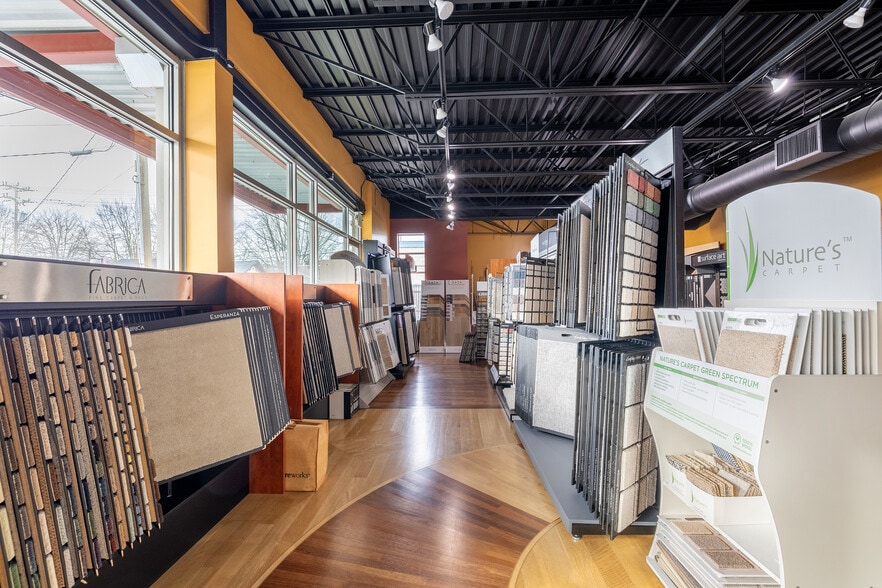 More Photos Of 114 S Findlay St, Seattle Showroom For Sale