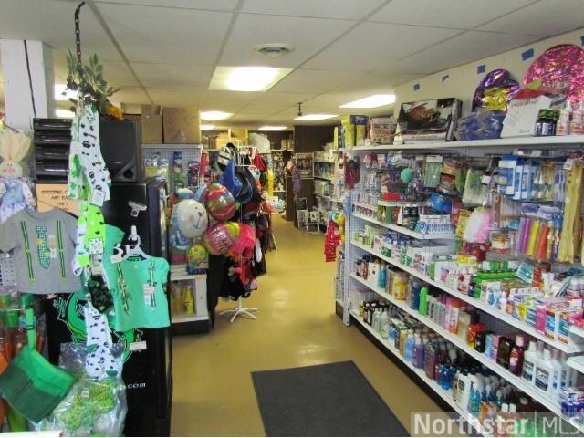 More Photos Of 105 W Minnesota St, Le Center Storefront Retail Residential For Lease