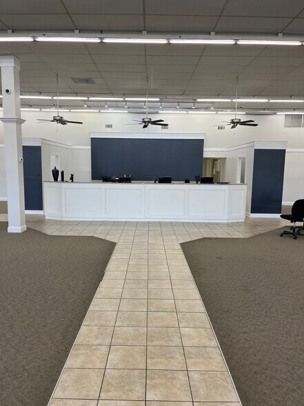 More Photos Of 209 N Church St, Lake City Storefront For Sale