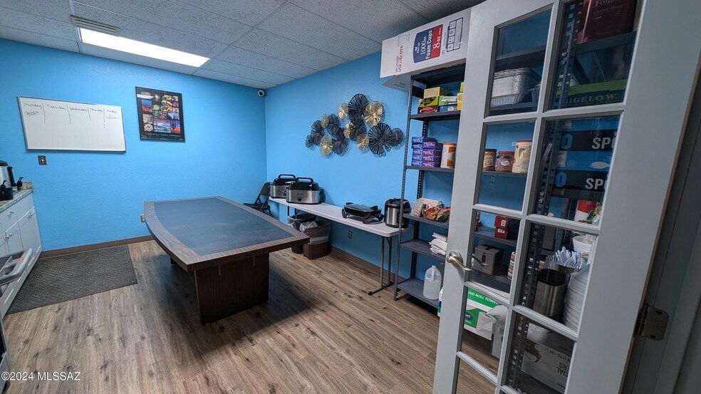 More Photos Of 2901 N Country Club Rd, Tucson Freestanding For Sale