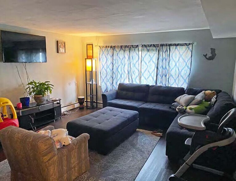More Photos Of 9468 Lawrence Ct, Schiller Park Apartments For Sale