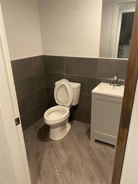 More Photos Of 8997 E Desert Cove Ave, Scottsdale Medical For Lease