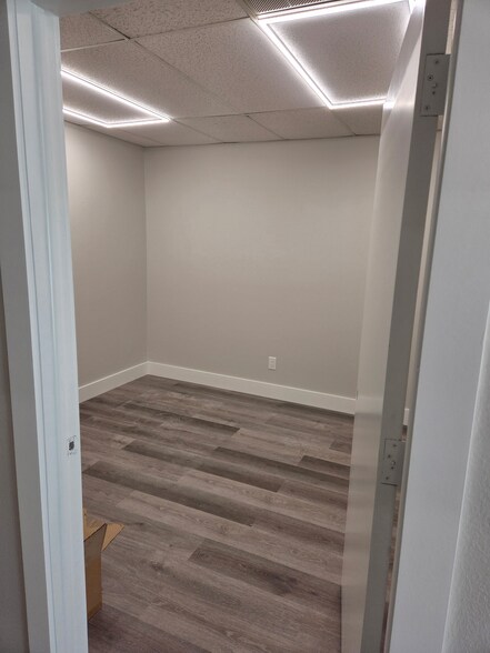 More Photos Of 5826-5830 Corporation Cir, Fort Myers Warehouse For Sale
