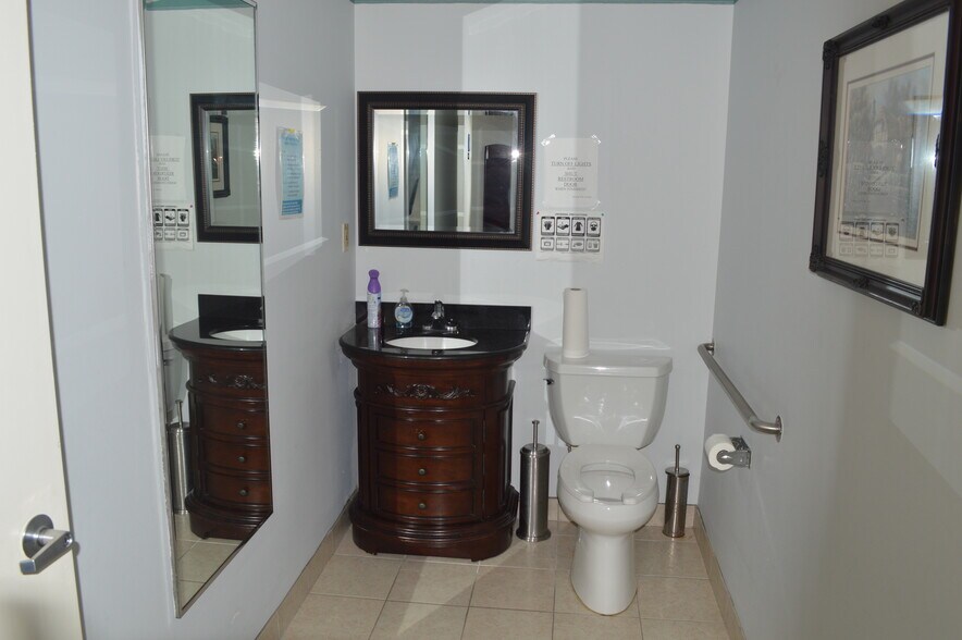 More Photos Of 2065-2067 Klockner Rd, Trenton Medical For Lease