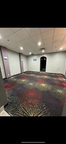 More Photos Of 7831 W 95th St, Hickory Hills Unknown For Lease