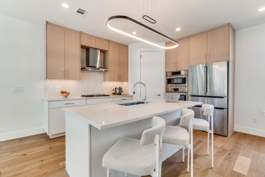 More Photos Of 3940 Spring Valley rd, Addison Multifamily For Sale