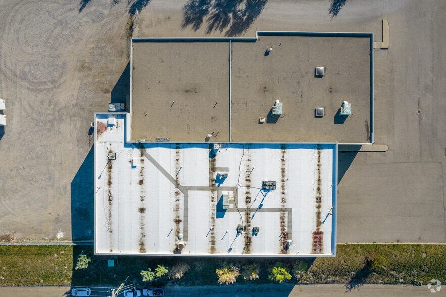 More Photos Of 2322 49th Ave SE, Calgary Warehouse For Lease