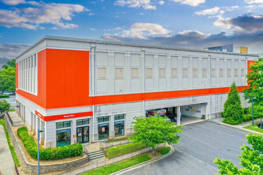 More Photos Of 4715 Park Rd, Charlotte Self Storage For Lease
