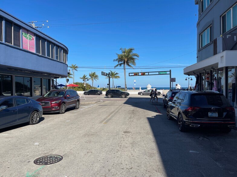 More Photos Of 900 Sunrise Ln, Fort Lauderdale General Retail For Sale